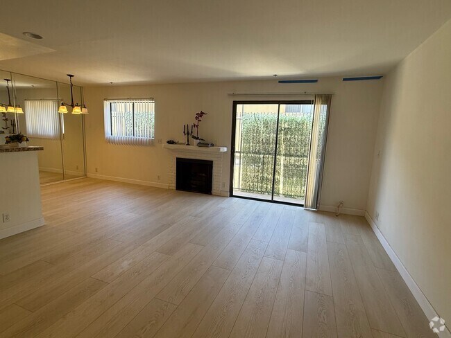 Building Photo - 4322 Matilija Ave Rental
