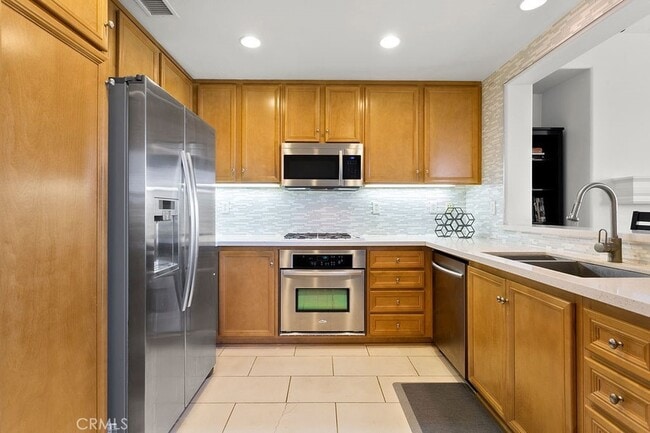 Photo - 44 Glenalmond Ln