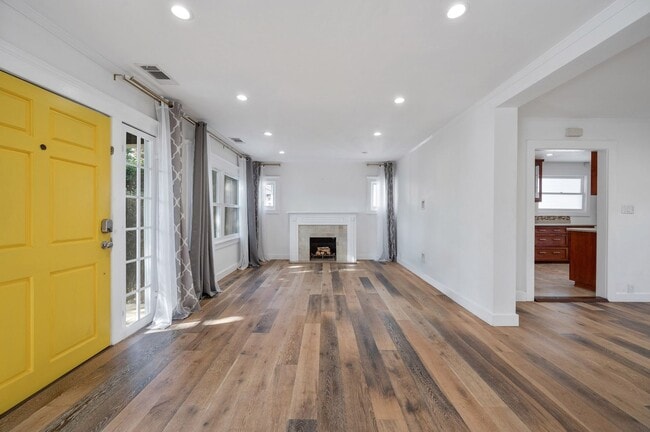 Photo - 7715 Lexington Ave Unit 7715