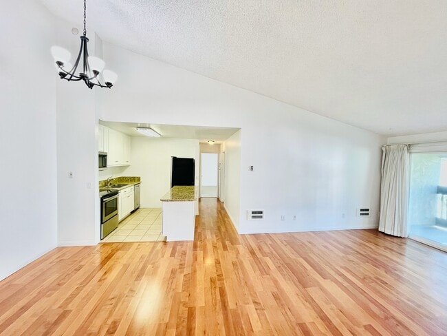 Building Photo - 607 S Prospect Ave Unit 301