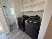 Photo - 13422 Oxnard St