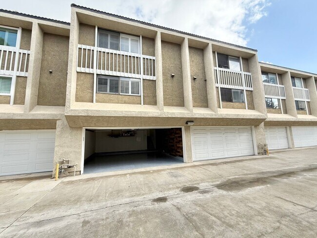 Photo - Beautiful 3 bed/3 bath In Costa Mesa