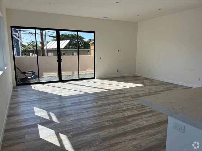 Building Photo - 256 B Ave Rental