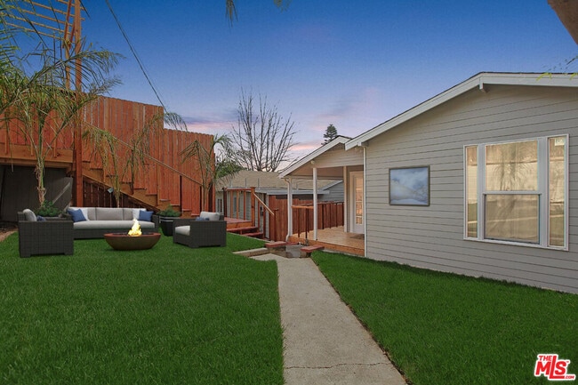 Building Photo - 2414 Effie St