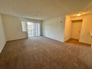 Photo - Spacious Two Bedroom Two Bath Condo near SDSU!!