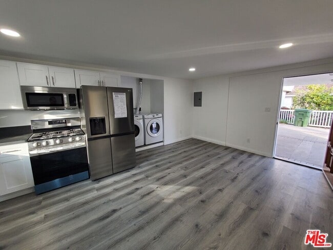 Photo - 20003 Arminta St