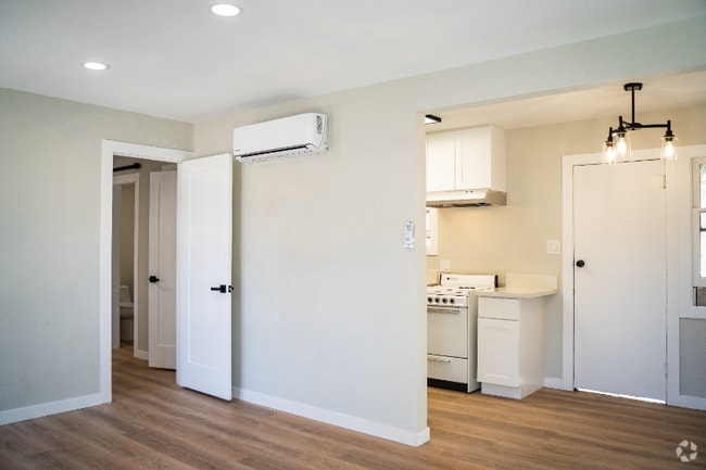 Building Photo - 4155 Elm Ave Rental