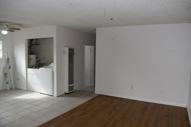 Photo - 2 Bedroom 1 Bath Single Level Unit- Lakeside