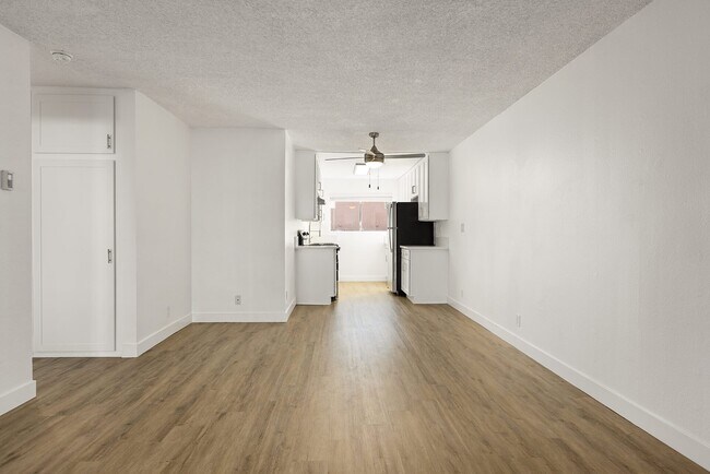 Photo - Valle at 9121 Kenwood