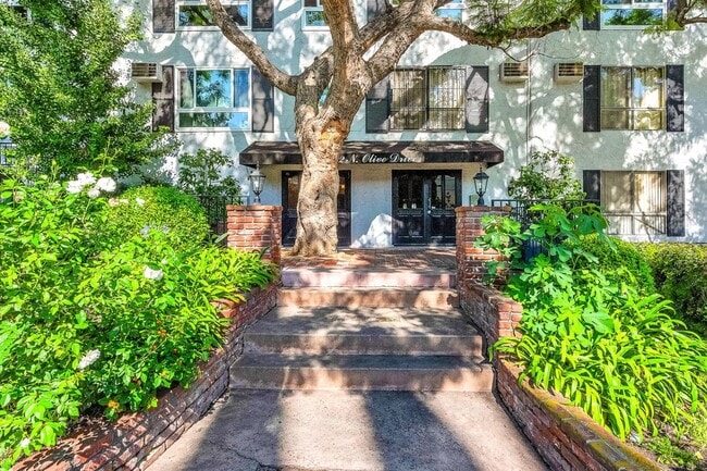 Photo - 1222 N Olive Dr Condo