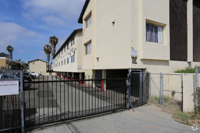 Photo - 344-348 S Willie James Jones Ave