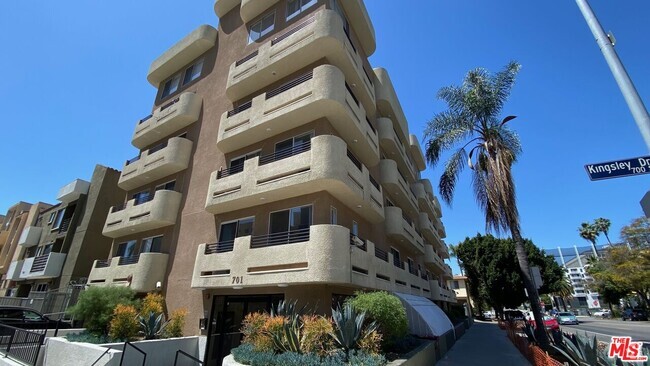 Building Photo - 701 S Kingsley Dr Rental