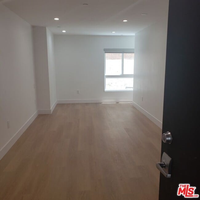 Photo - 1515 Colby Ave Unit 302