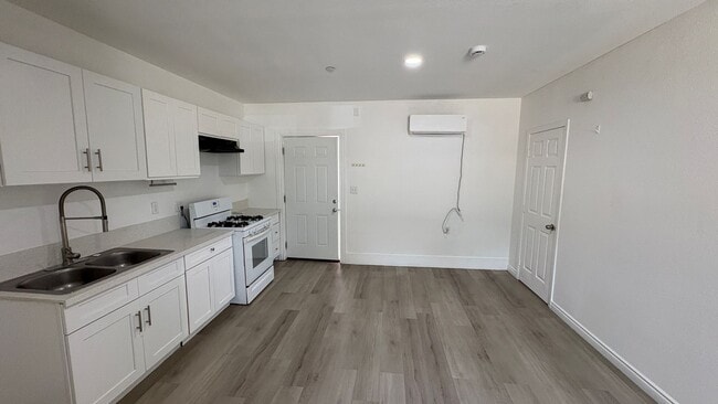 Photo - 24732 W 4th St Unit 1C