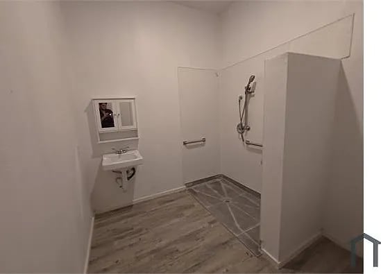 Photo - 10501 Wilmington Ave Unit 5