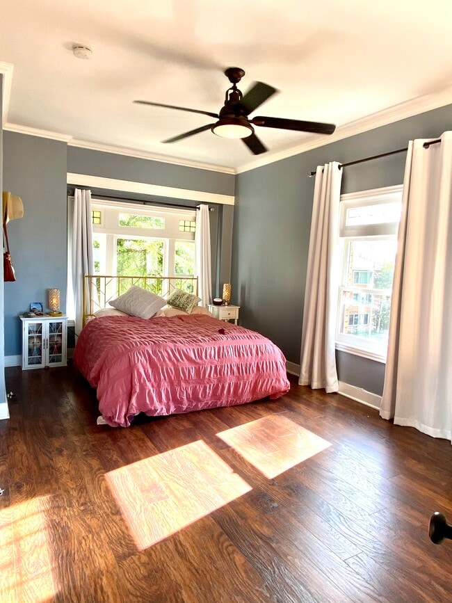 Master bedroom bed - Comfy Queen bed - 1030 E Ocean Blvd Unit 301