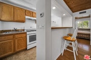 Photo - 921 Roscomare Rd Apartment
