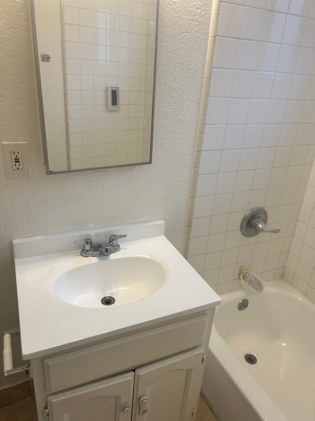 Photo - 736 1/2 W Century Blvd Apartments Unit downstairs