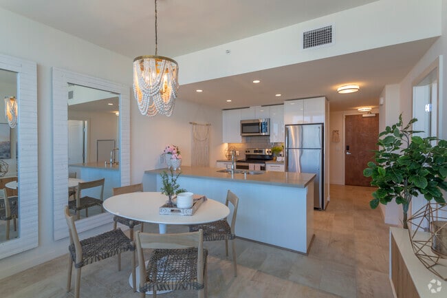 1 BR, 1 BA - 698 SF - Spire San Diego