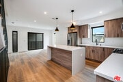 Photo - 6112 Meridian St