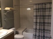 Bathroom & Tub/Shower - 530 K St Unit San Diego Gaslamp Quarter