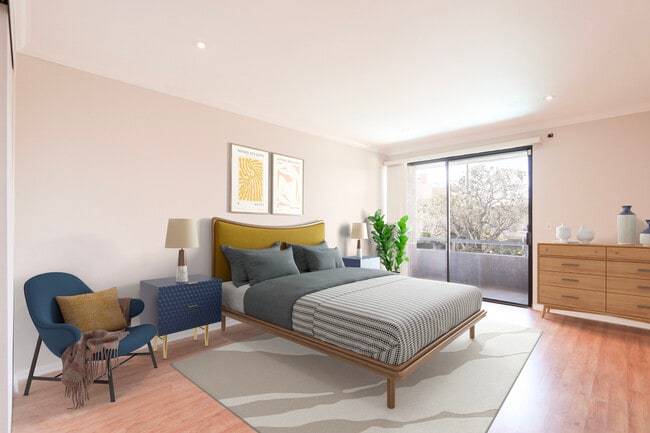 Photo - 1328 S Bundy Dr Unit 5