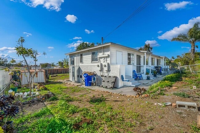 Building Photo - San Diego Modern 2-Bed/1-Bath Home with Laundry, Yard, and More Await!