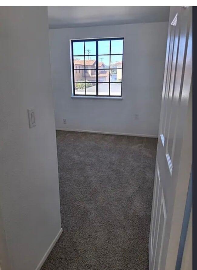 Photo - 366 E 15th St