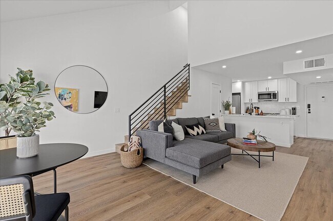 Building Photo - Discover Resort Style Living In Mission Va... Unit 313 Rental