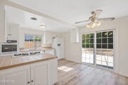 Photo - 2087 Rhoda St