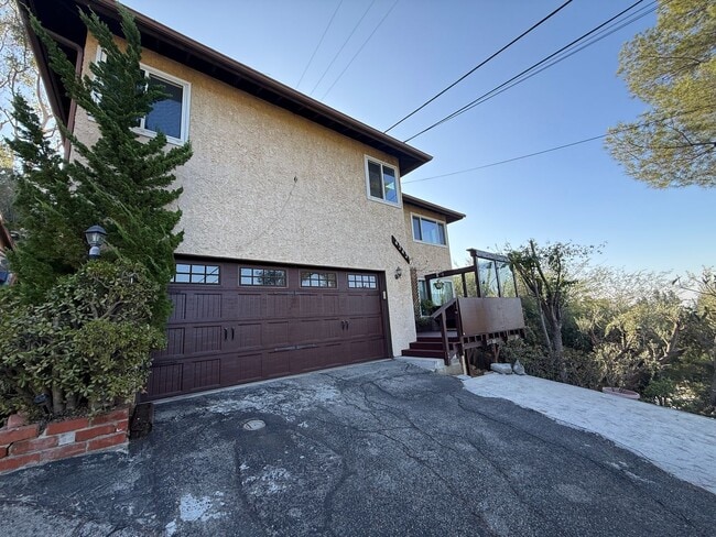 Building Photo - 4242 Briggs Ave