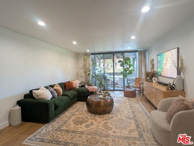 Building Photo - 7765 W 91st St Unit F