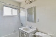 Photo - 712 N Ardmore Ave Unit 4