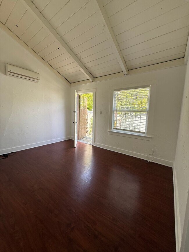 Photo - 6026 Eleanor Ave Unit 6026 #1/2
