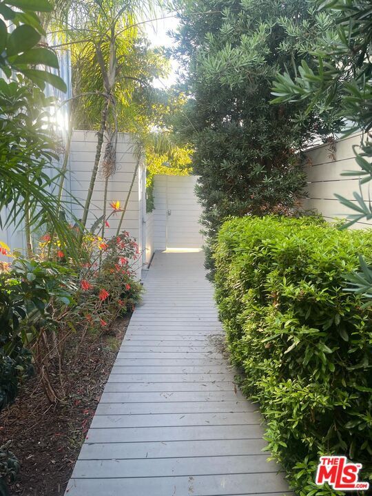 Photo - 338 Rennie Ave