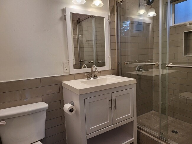 Photo - 833 1/3 N Formosa Ave
