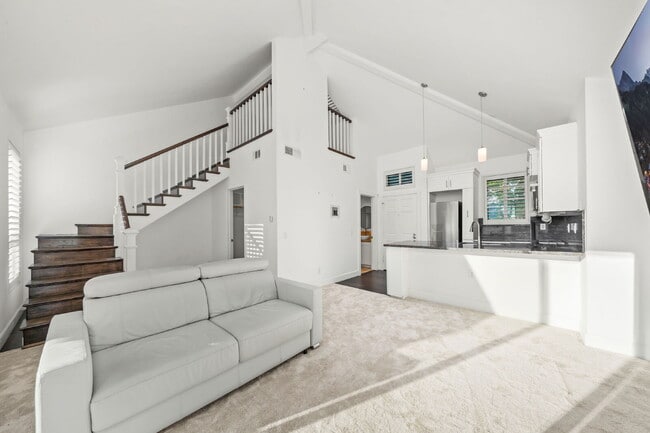 Photo - Coastal Corner Loft, Quiet, Bright & Stylish Unit #301