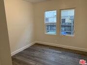 Photo - 2639 Rich St