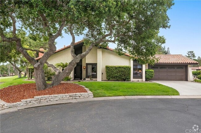 Building Photo - Country Club Condo Located On Hole 12
