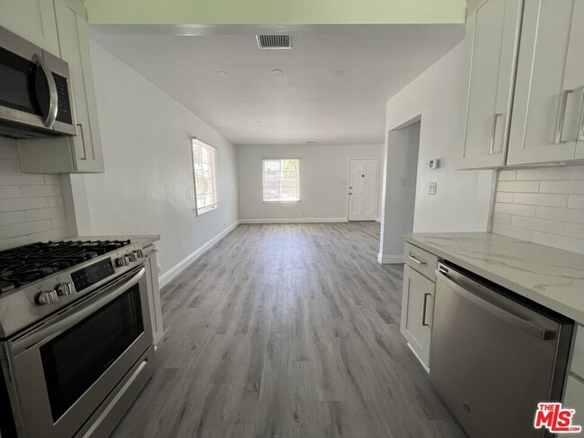 Photo - 5835 Shoshone Ave