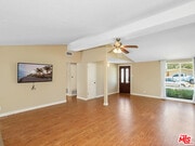 Photo - 526 N Emerald Dr