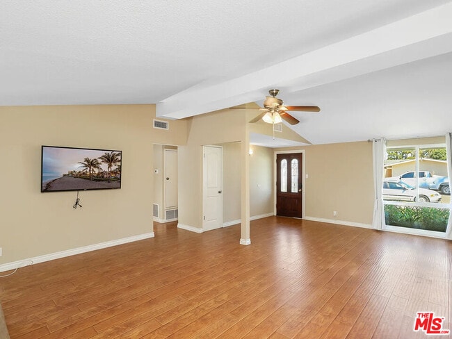 Photo - 526 N Emerald Dr
