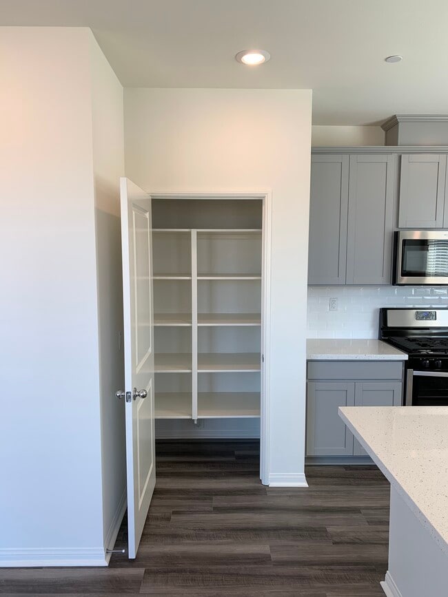 Photo - 18451 Mural Pl