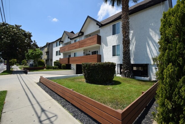 Photo - 15049 Burbank Blvd Unit 101