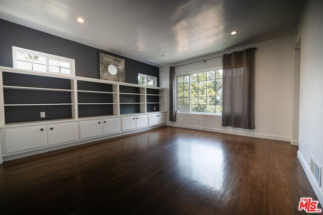 Photo - 503 N Greencraig Rd