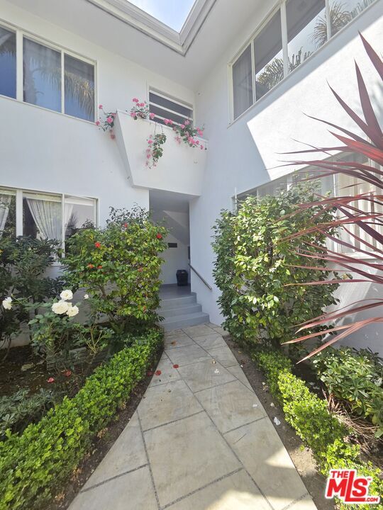 Photo - 134 San Vicente Blvd Unit C