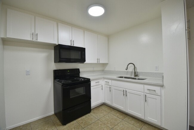 Photo - 13800 Sherman Way Unit 208