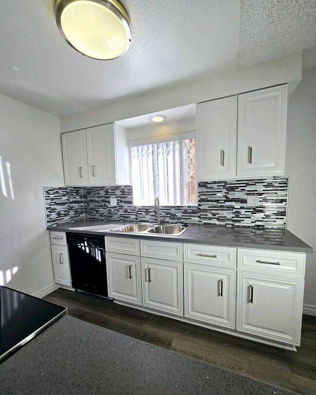 Photo - Harmony Court Apartments