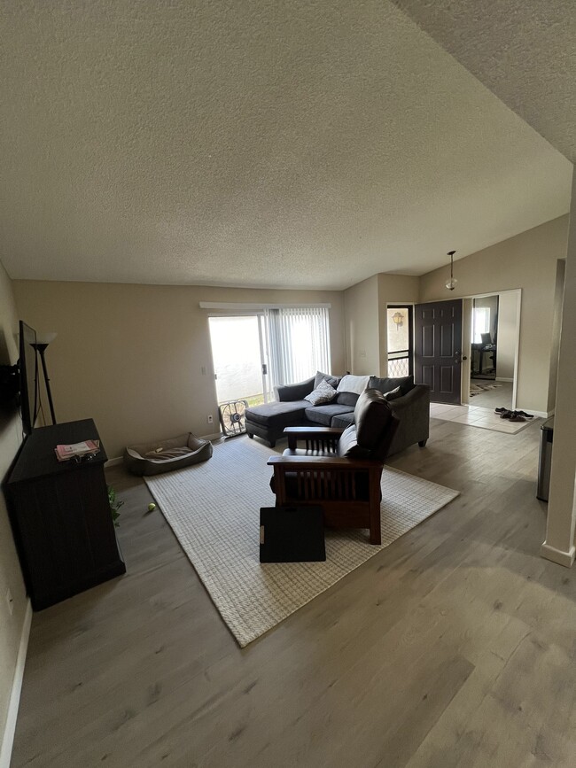 Photo - 4759 Gardenia St