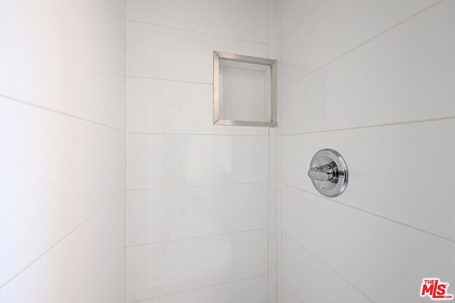 Photo - 1068 S Wooster St